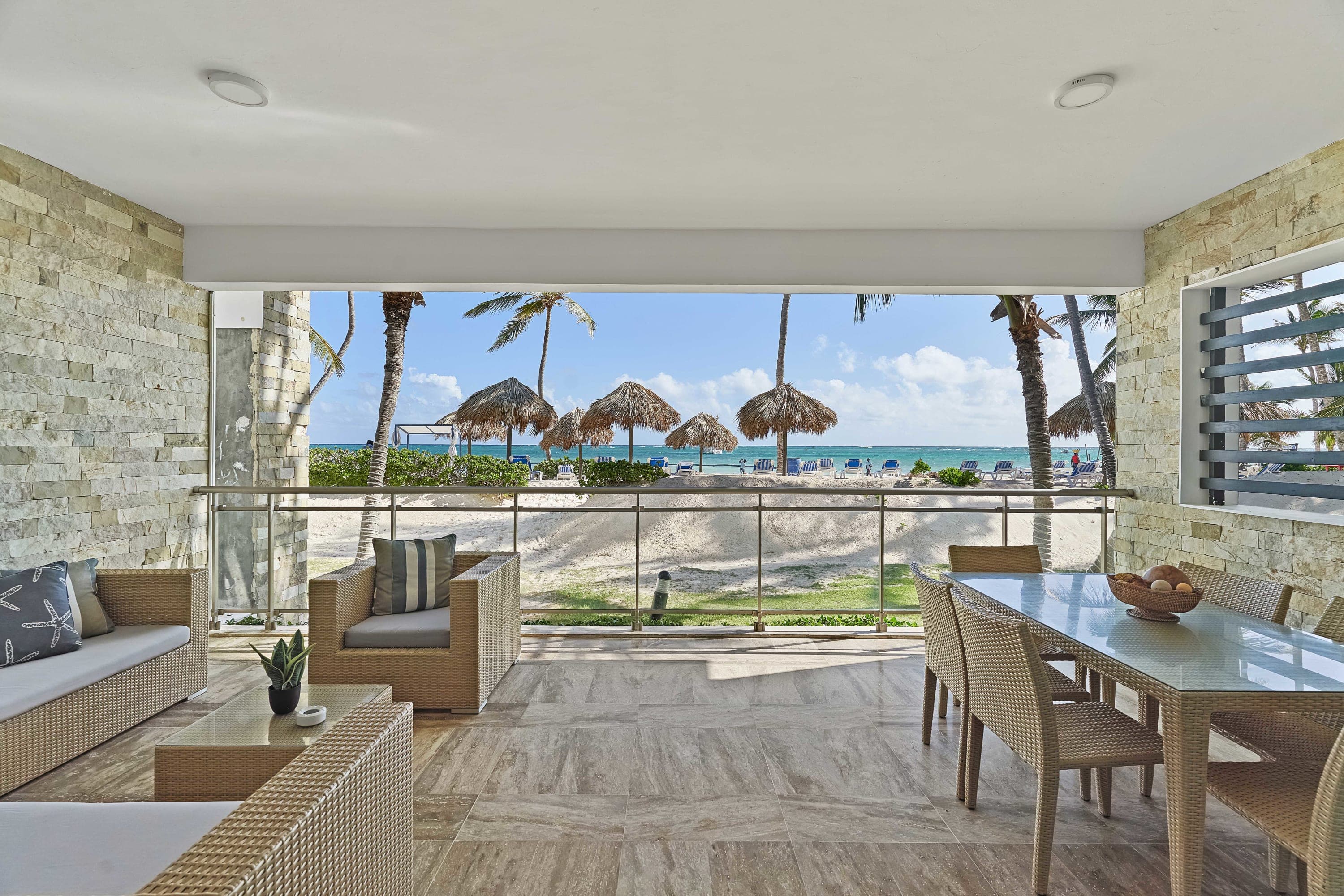 BEACHFRONT Condo- Sea View AH-101 @Costa Atlantica
