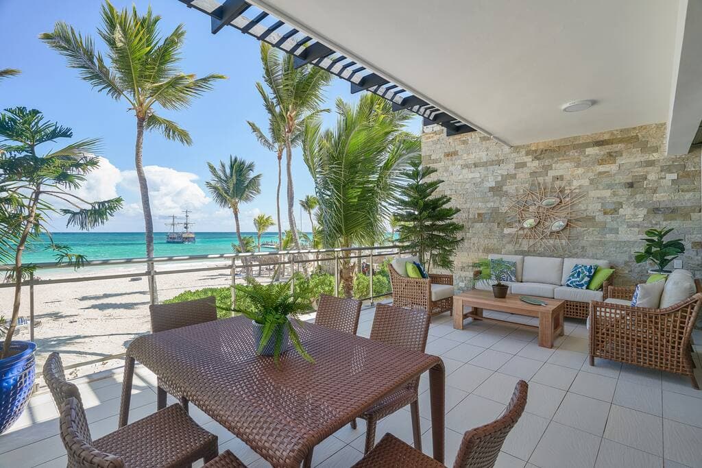 BEACHFRONT Condo- Sea View AH-202 @Costa Atlantica
